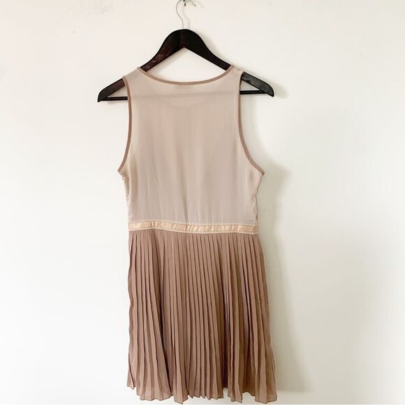 In‎ Style Nude Lace Pleated Sleeveless Party Occasion Mini Dress - Picture 2 of 6